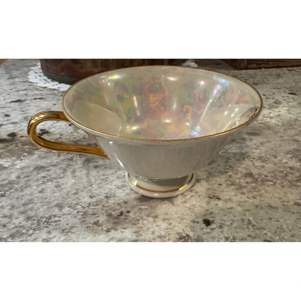 Du-Co Kunst Rehau Bavaria Lusterware Teacup Berchtesgaden Coat of Arms Gold Trim